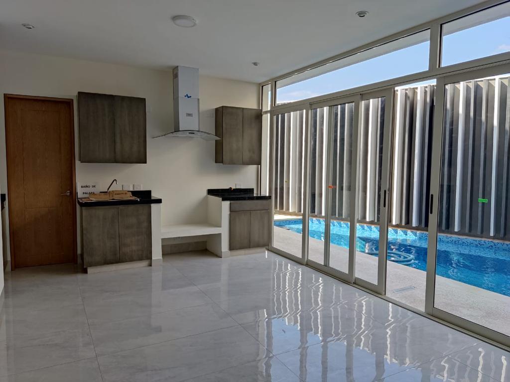 Hermosa Residencia en Venta - El Uro