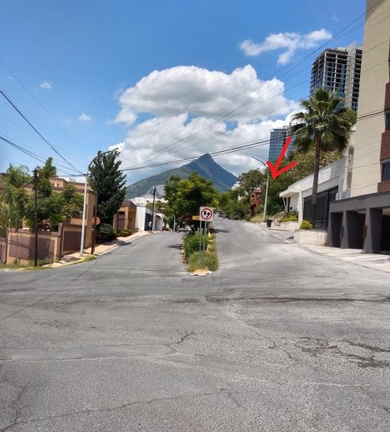 Terreno en Col. Fuentes del Valle, San Pedro Garza García N.L.