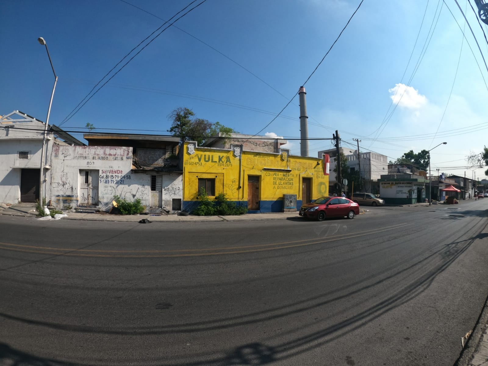 Venta de casa en esquina comercial