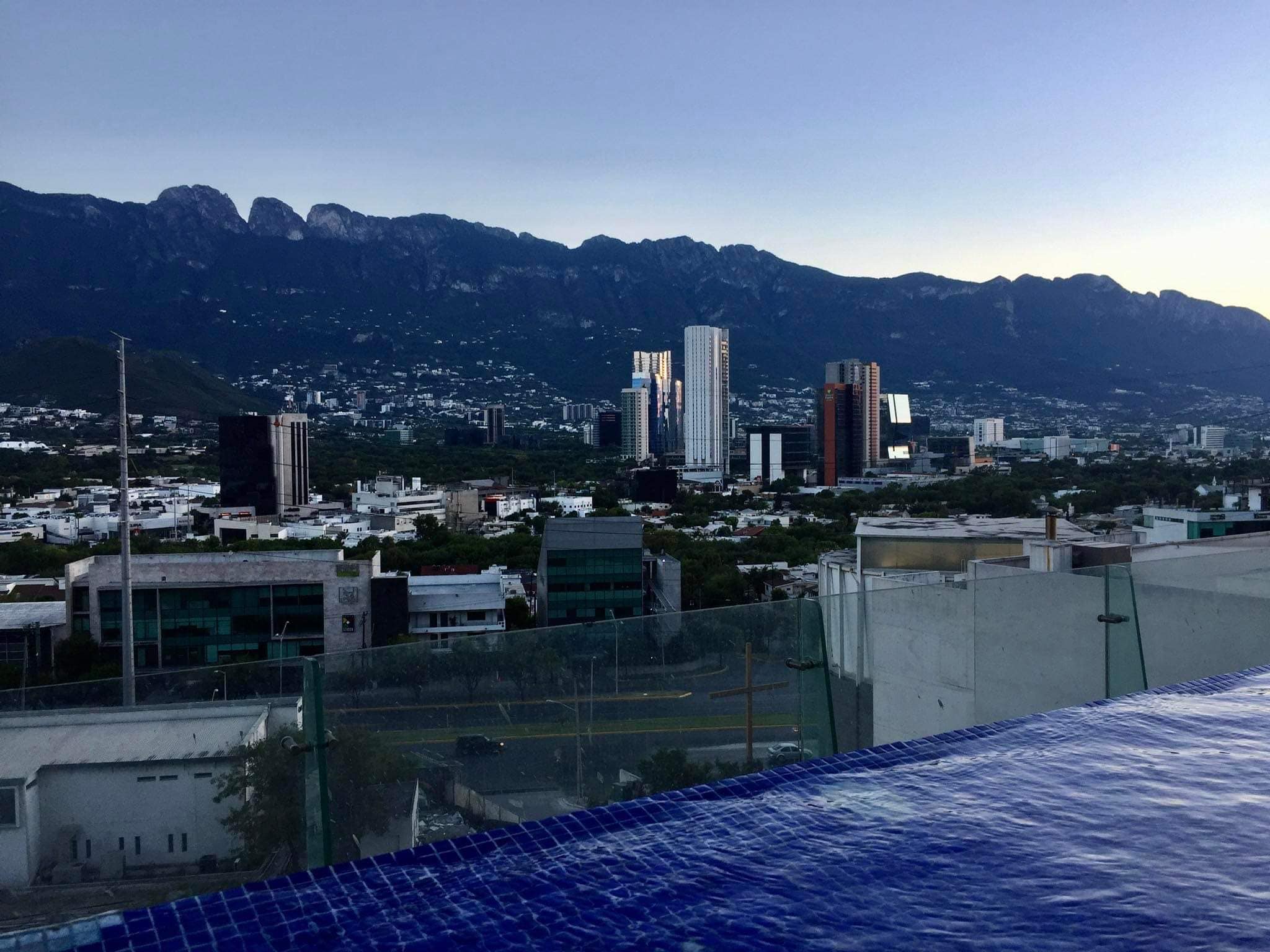 Departamento Totalmente Amueblado en Torre Atria 3 Recamaras + Cuarto de Servicio