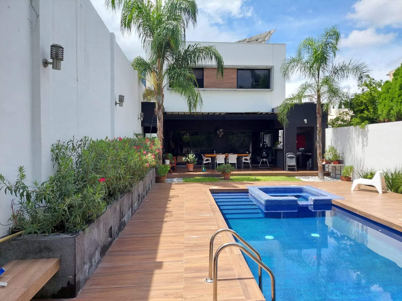 Casa Moderna en Lomas del Valle, San Pedro Garza García