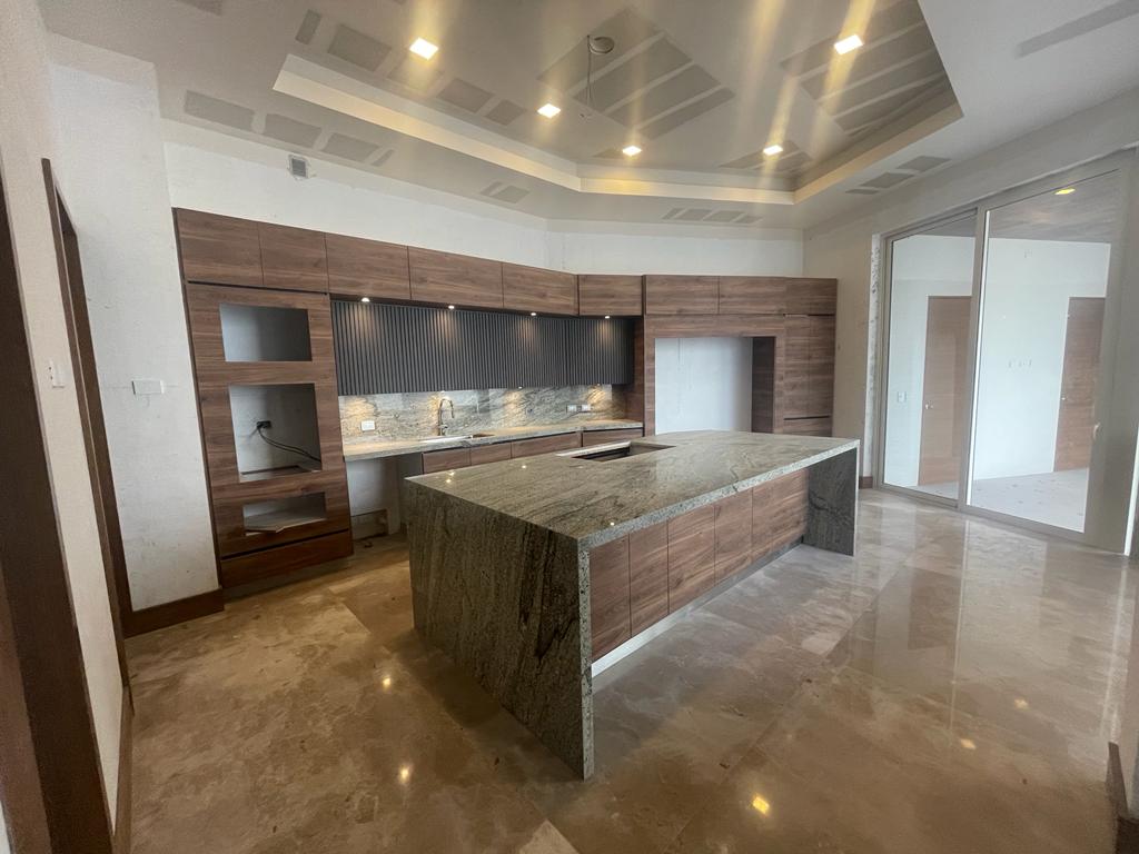 Lujosa Residencia en Col. Mirasierra, SPGG