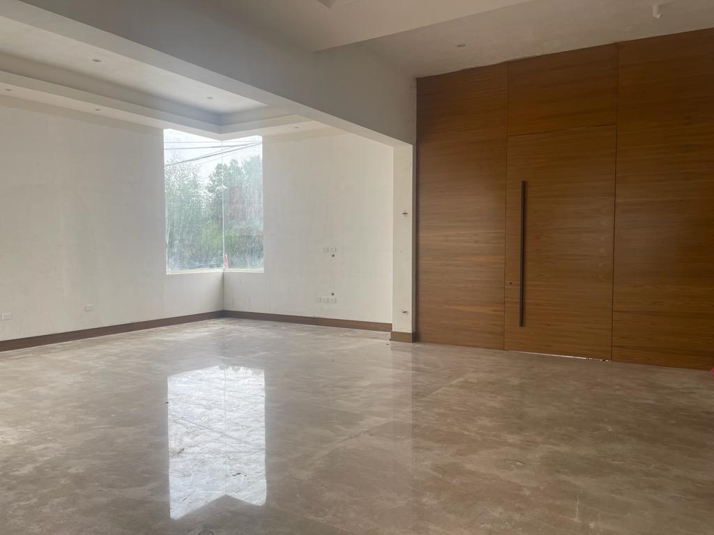 Lujosa Residencia en Col. Mirasierra, SPGG
