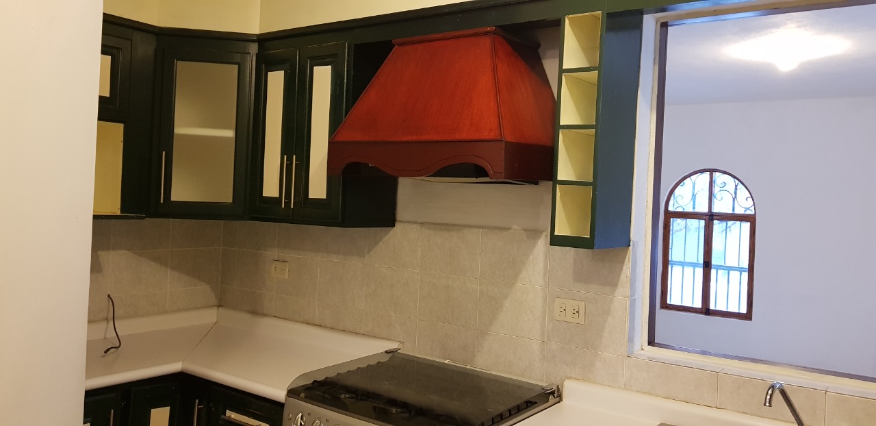 Casa en venta, Col. Fontanares Churubusco en Monterrey, N.L. 