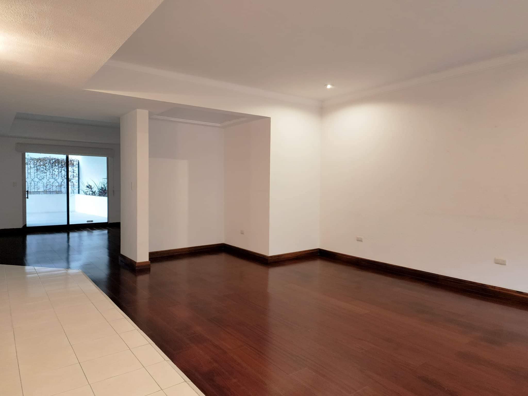 Residencia en Col. Colorines, Frente a Parque en Calle Privada