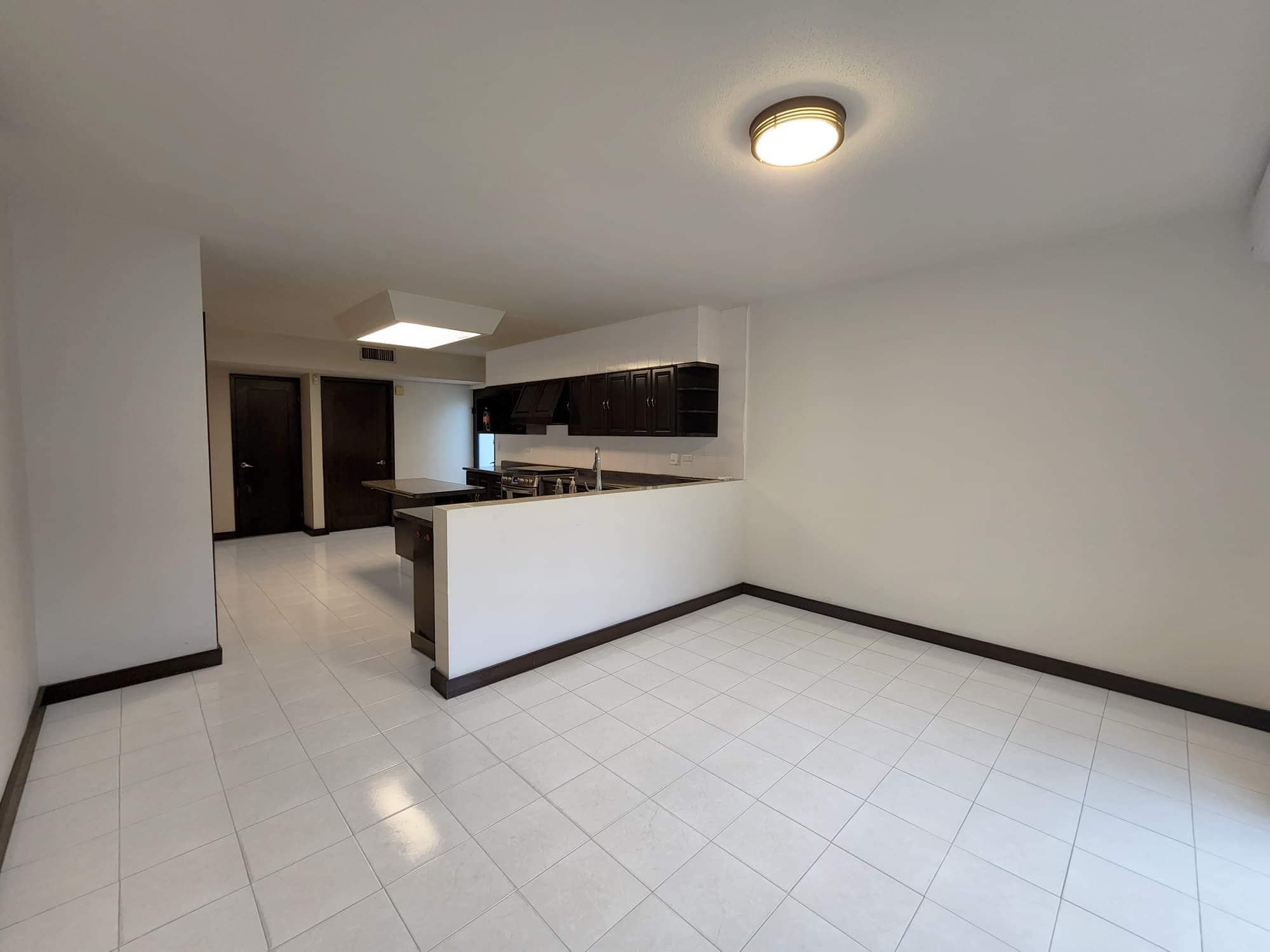 Residencia en Col. Colorines, Frente a Parque en Calle Privada