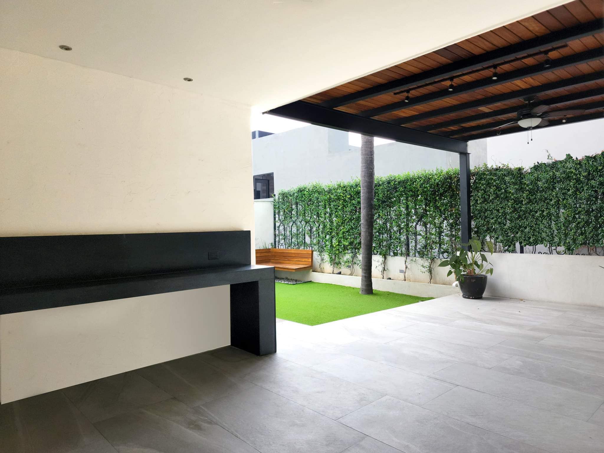 Residencia en Col. Colorines, Frente a Parque en Calle Privada