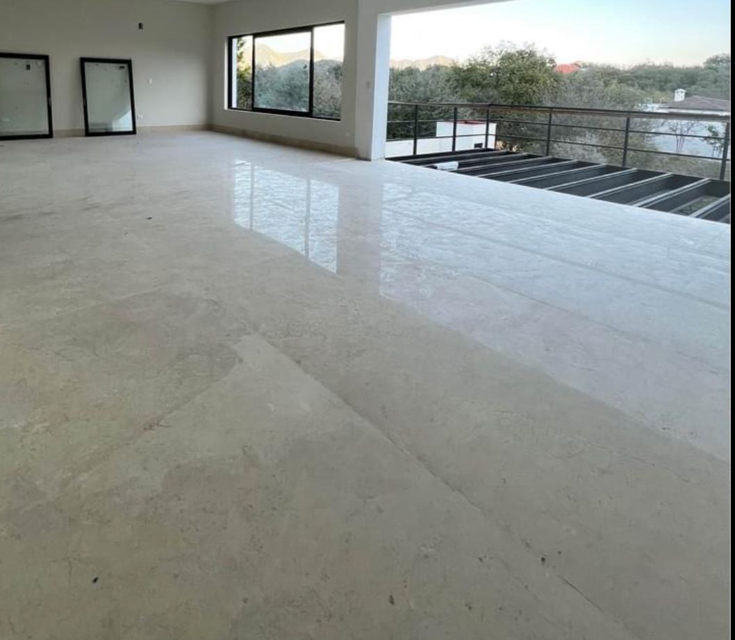 Amplia Residencia en Rincón de la Sierra 