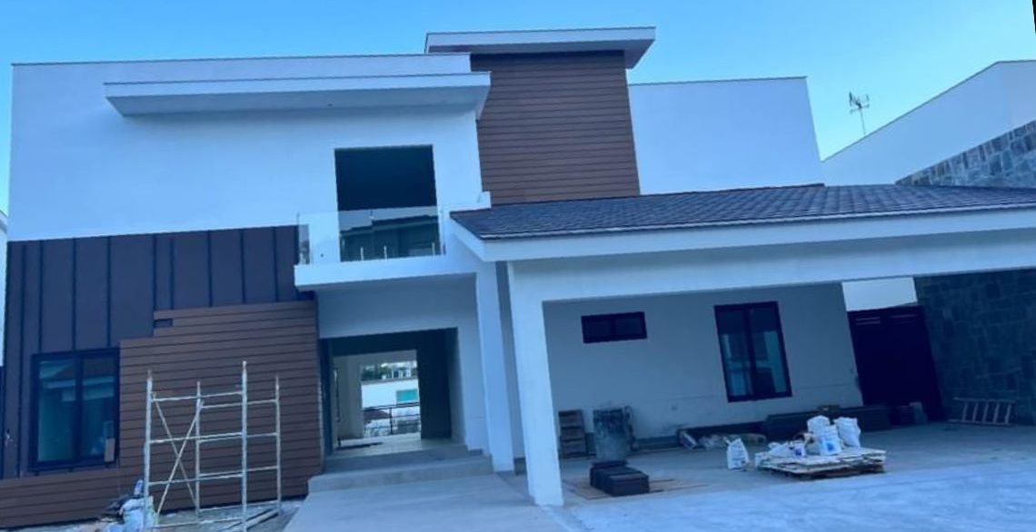 Amplia Residencia en Rincón de la Sierra 