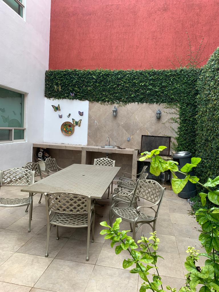Casa en Venta Bosques de Valle Alto, Equipada