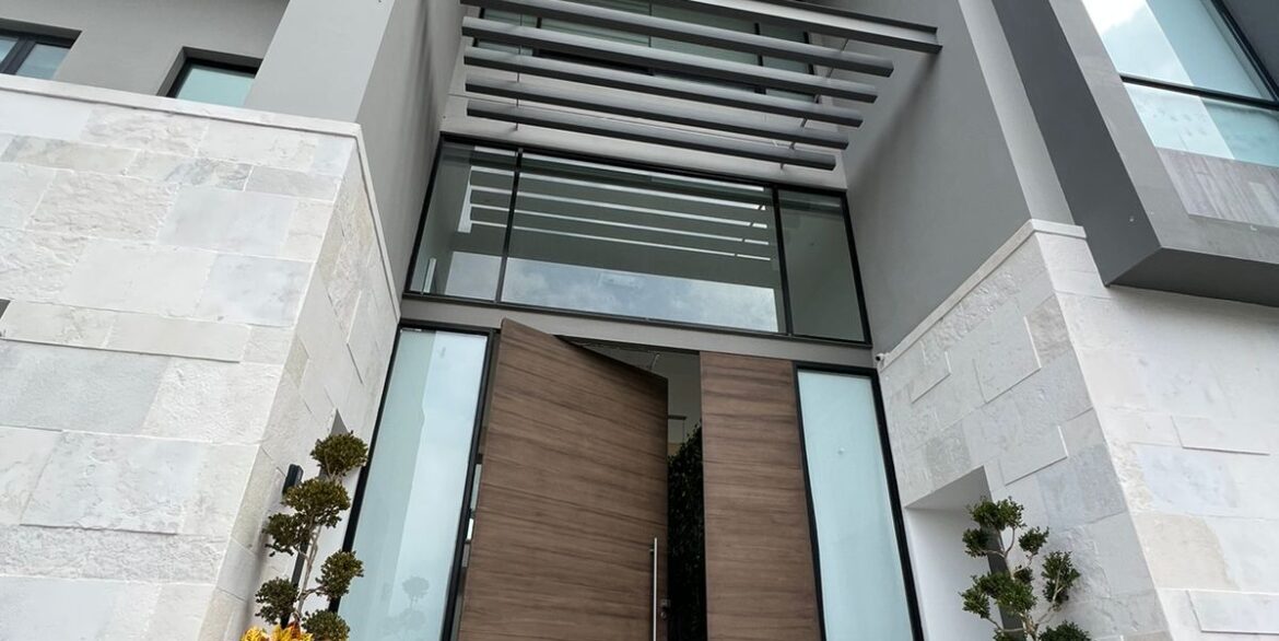 Casa en Venta de Lujo, Carolco Residencial con Alberca