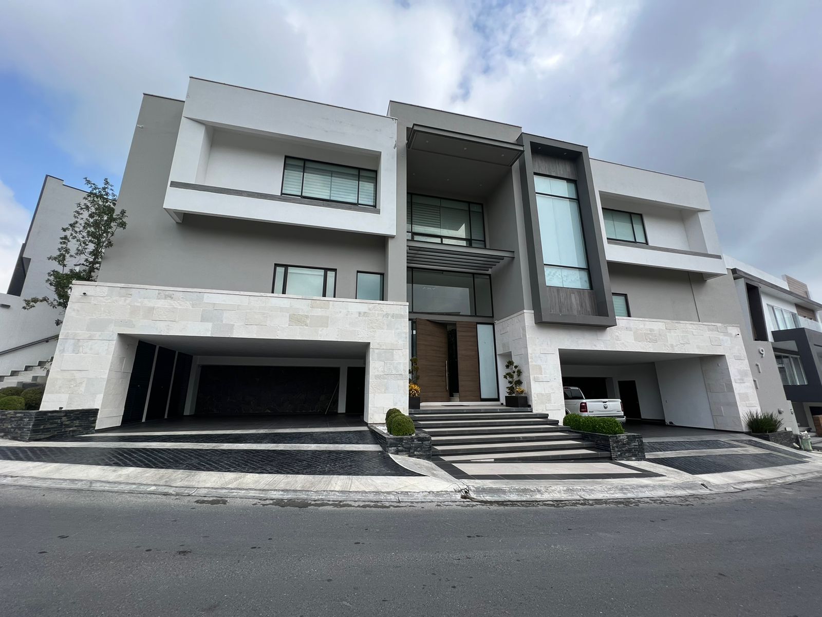 Casa en Venta de Lujo, Carolco Residencial con Alberca