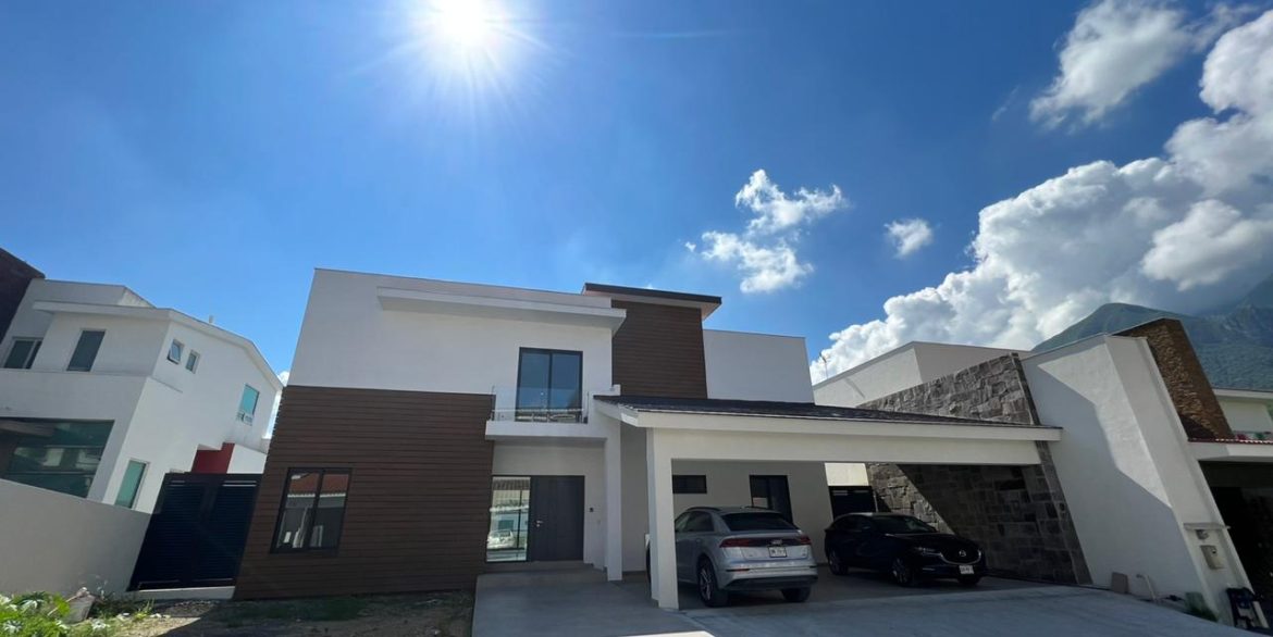 Casa en Venta Sierra Alta Carretera Nacional