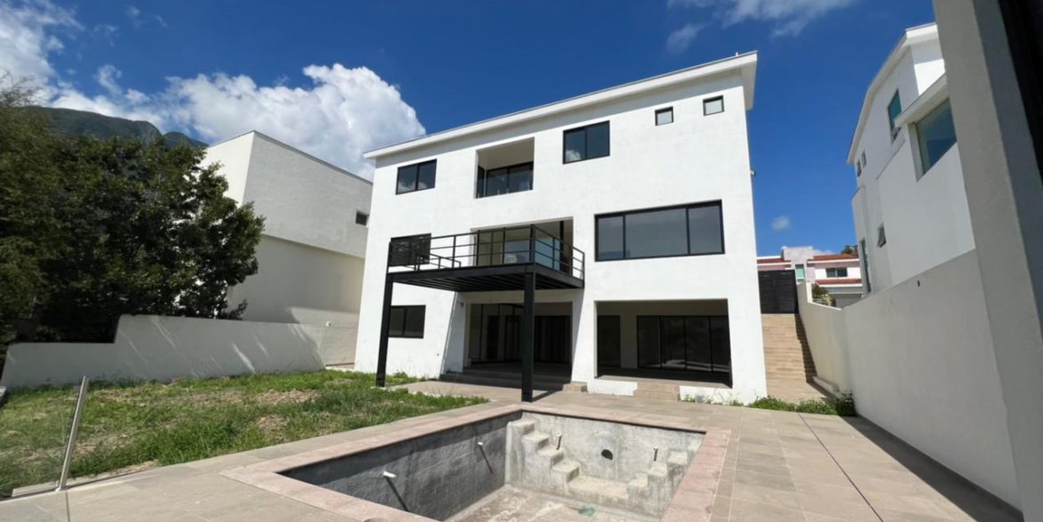 Casa en Venta Sierra Alta Carretera Nacional
