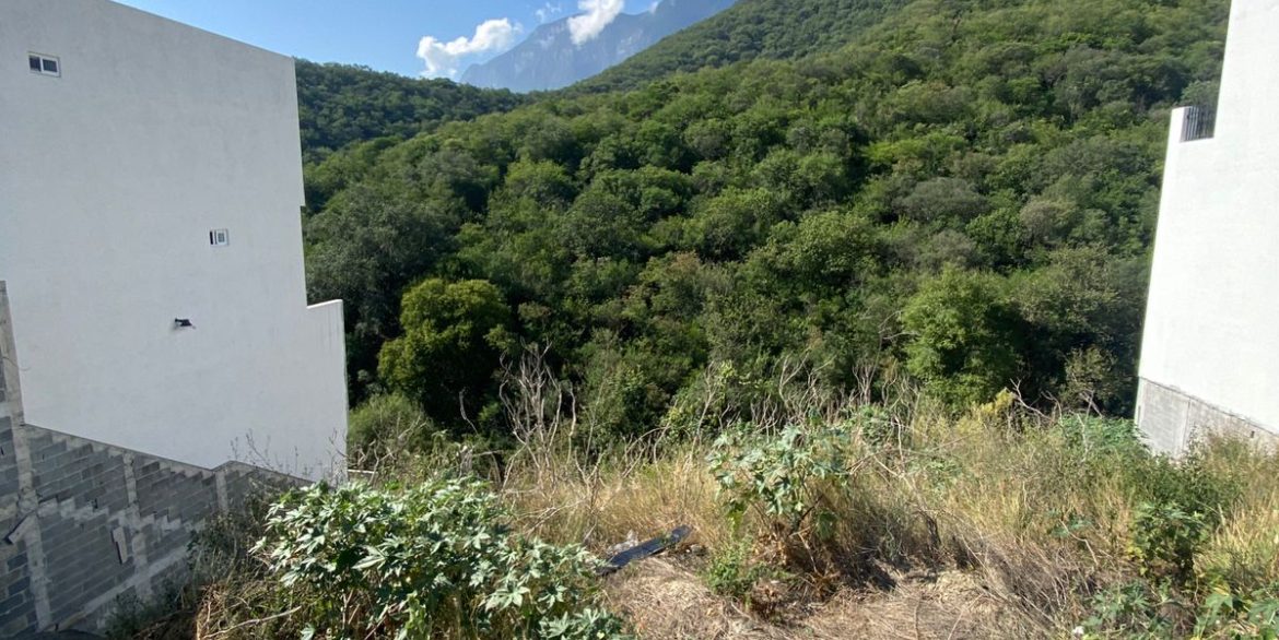 Terreno en Venta Sierra Alta 9o Sector
