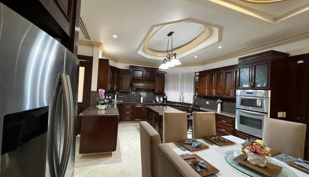 Casa en Venta Equipada en La Herradura